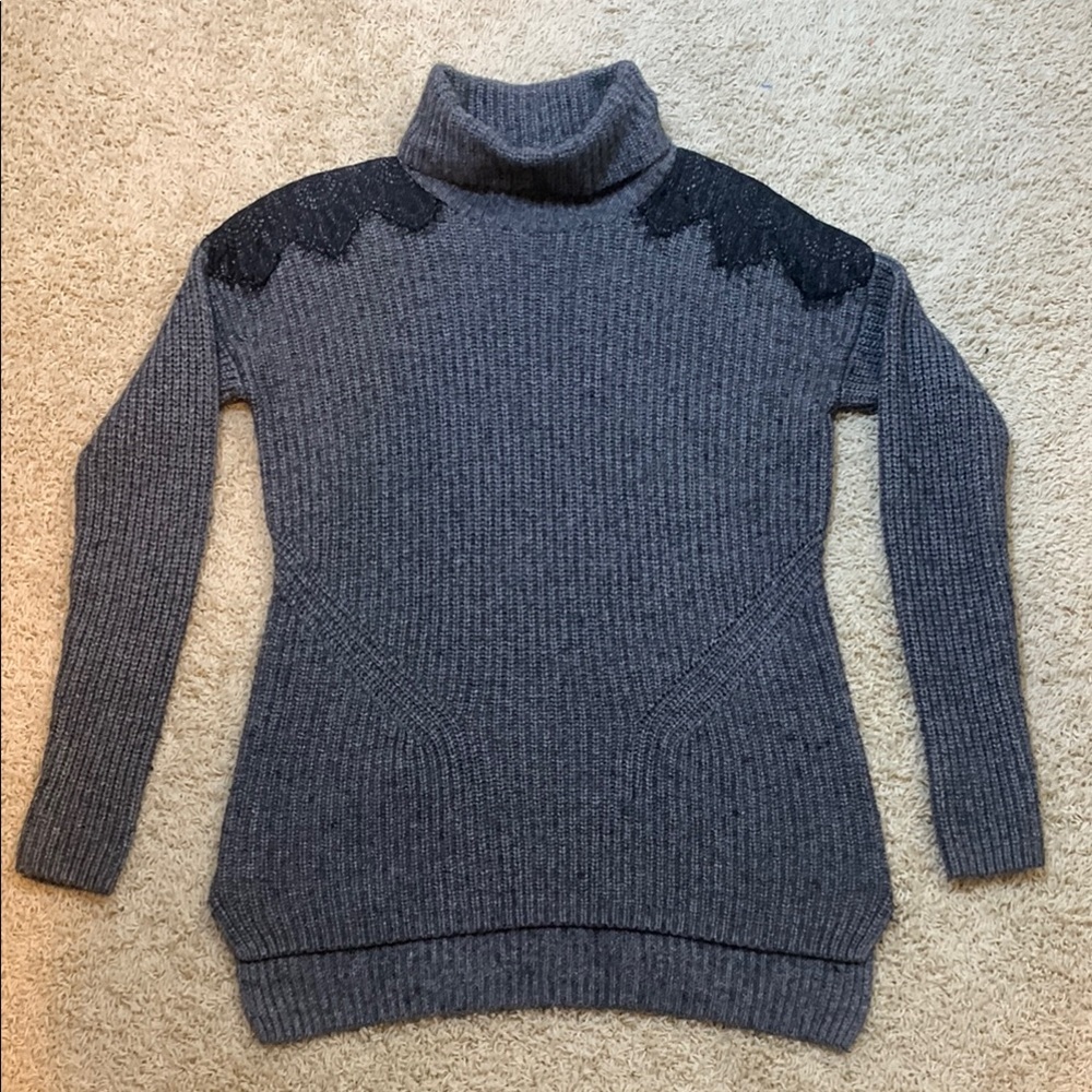LOFT GRAY BLACK LACE RIBBED KNIT TURTLE NECK TUNIC SWEATER WOMEN’S SZ M